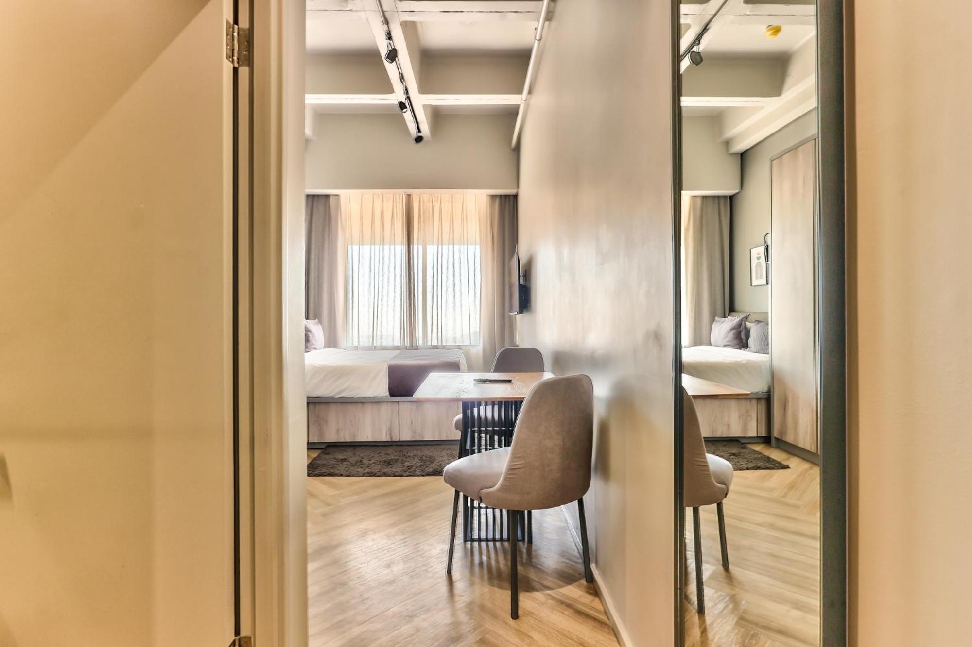 Hotel Wink One Thibault *