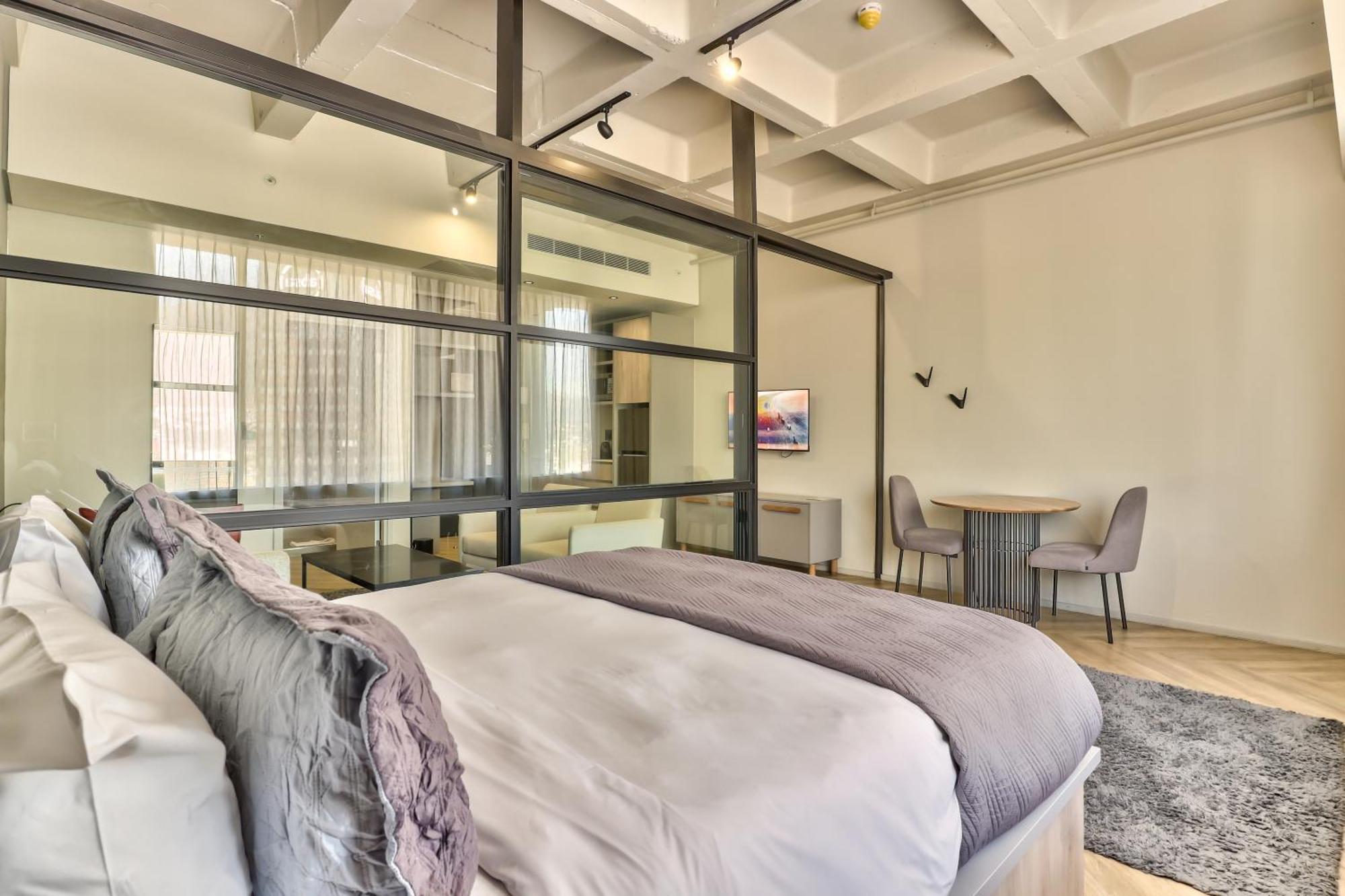 Wink One Thibault Hotel